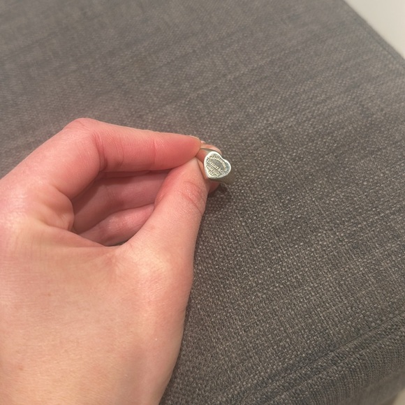 Tiffany & Co. Silver Heart Signet Ring size 8 - Picture 7 of 8